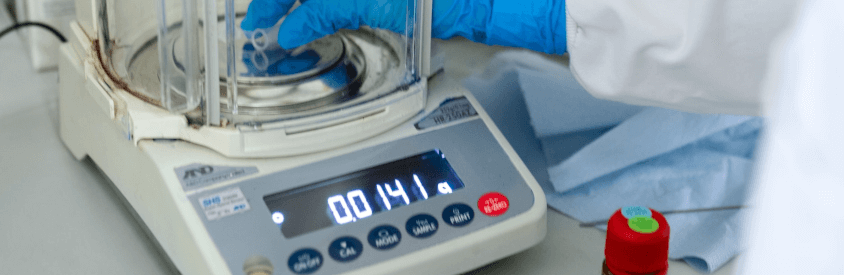 https://www.inscale-scales.co.uk/cdn/shop/articles/analytical_balance_calibration.png?v=1696341474